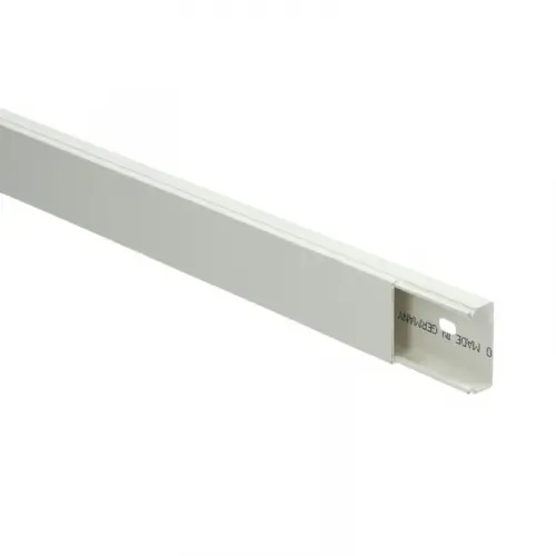[PPCE40350] 16025 Goulotte de câble en plastique pour plinthe de parquet avec encoche 2000 mm