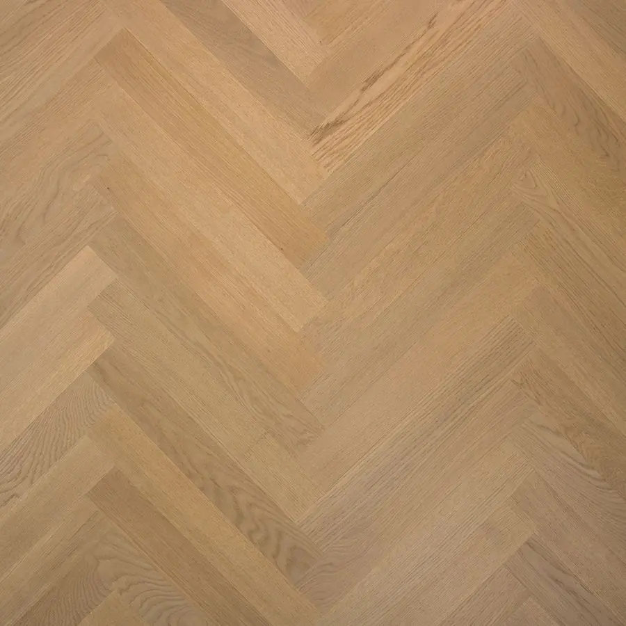 04018 Otium Hout visgraat Sole gebeitst ultramat gelakt